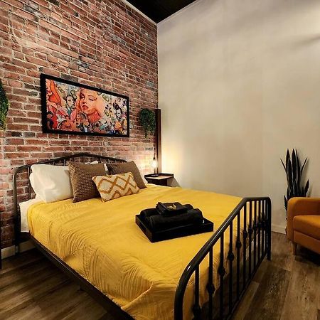 Loft Style Industriel-Centre-Ville+Parking Gratuit Квебек Номер фото